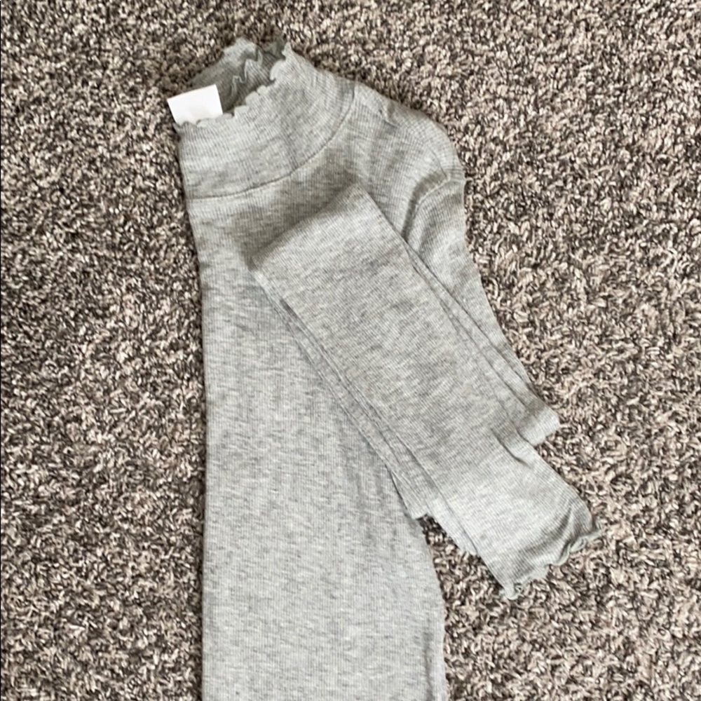 Gray long sleeve turtle neck